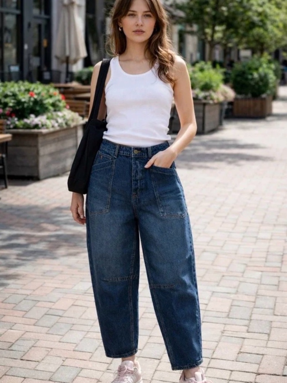 Frye Medium Wash Barrel Jeans size 8 NWT
